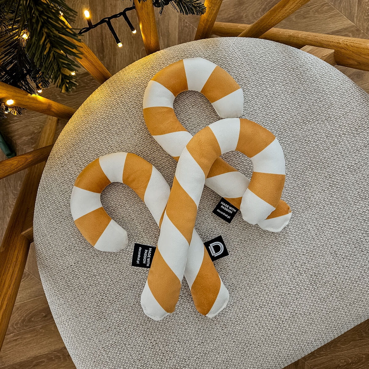 Poduszka XMAS wzór XM18 | Musztardowa laska cukrowa mini