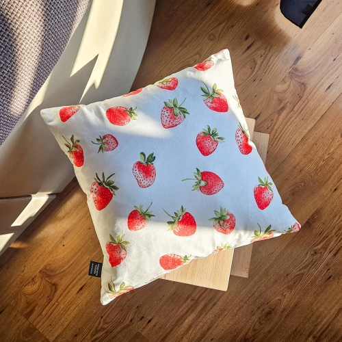 Poduszka dekoracyjna SUMMER wzór SM67 | truskawki